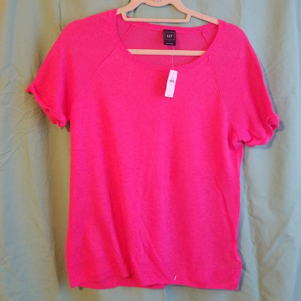 Gap short sleeve sweater small